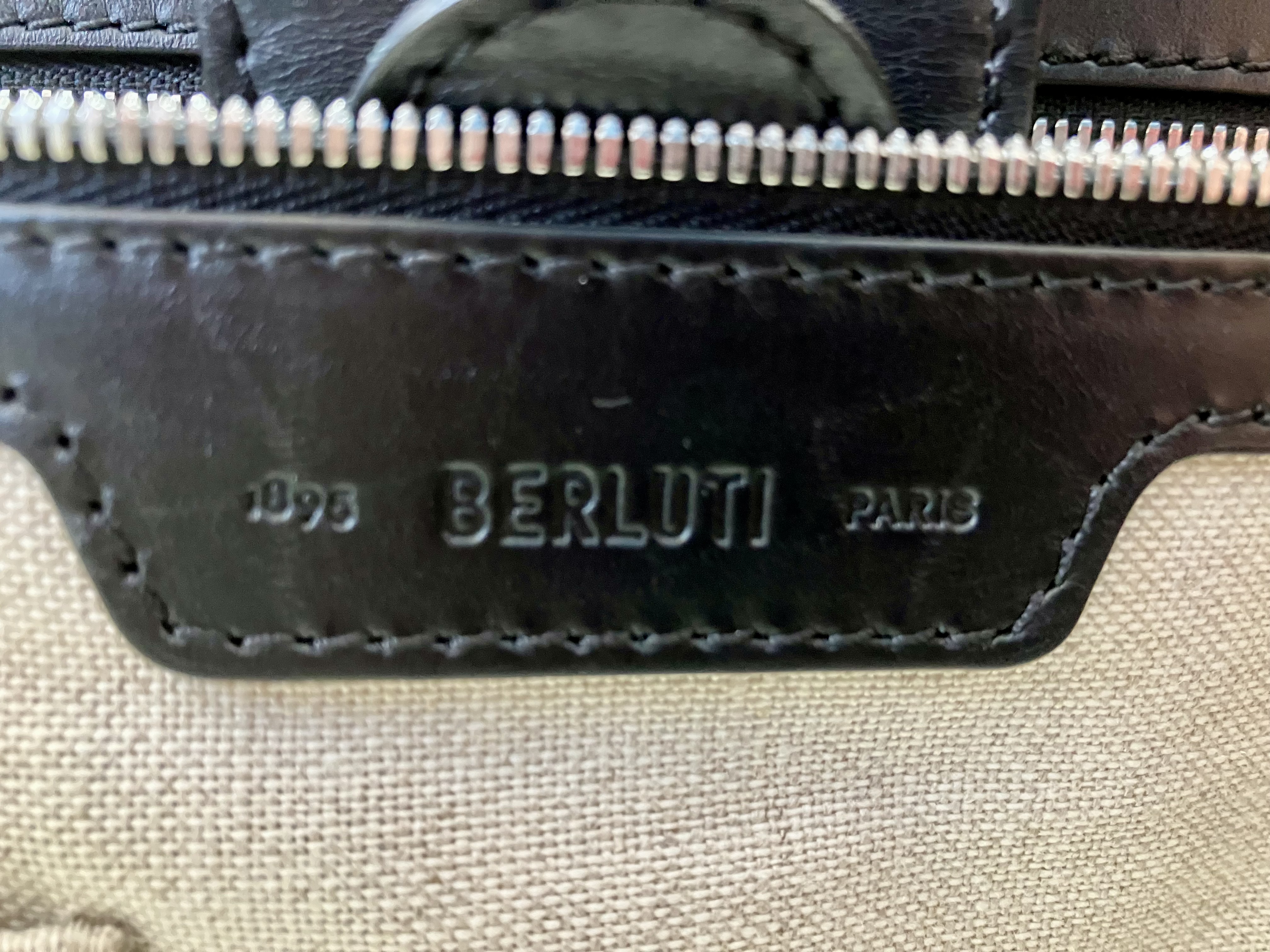 ベルルッティのロゴ