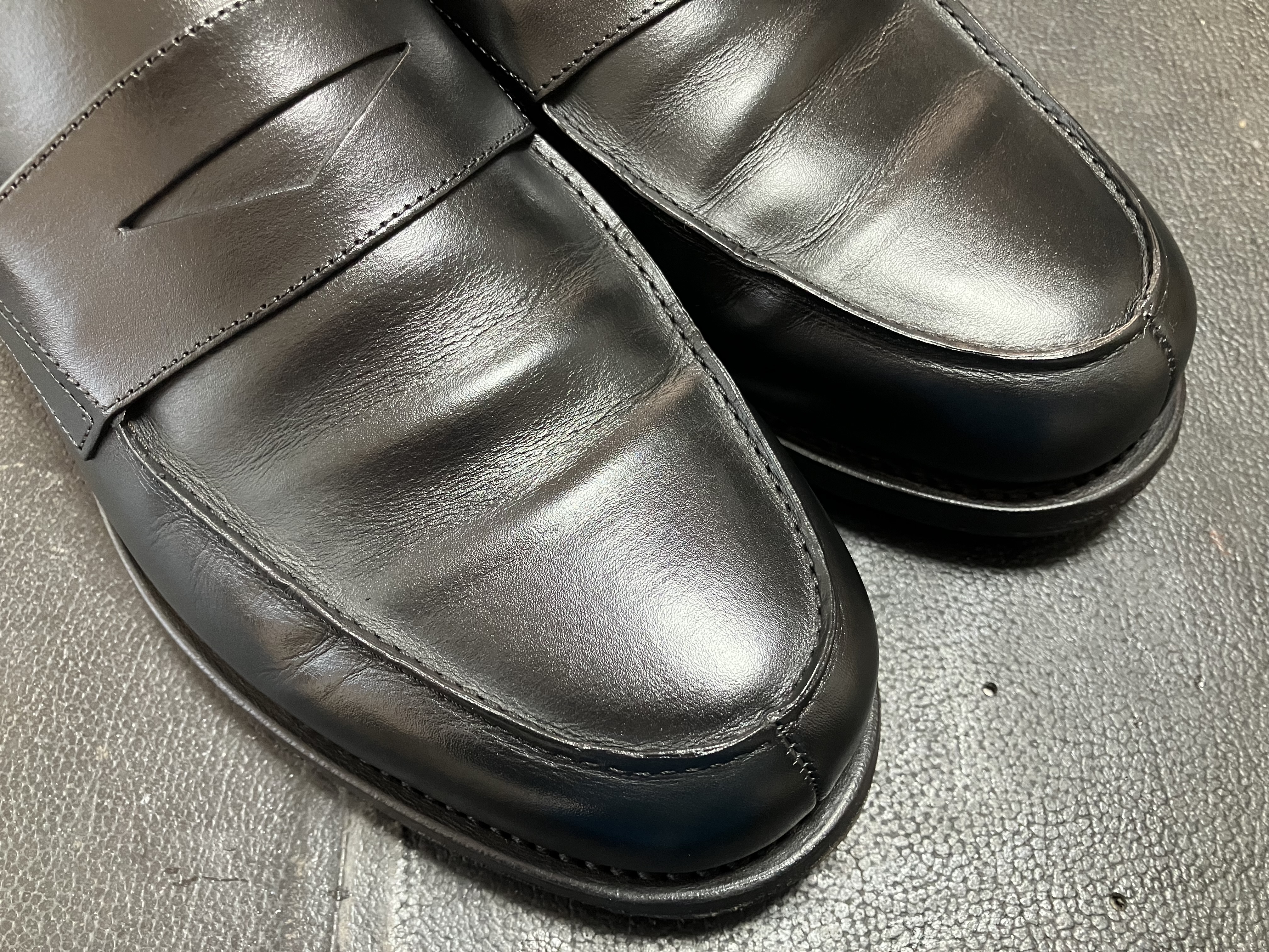 黒染めしたパラブーツ、アドニス