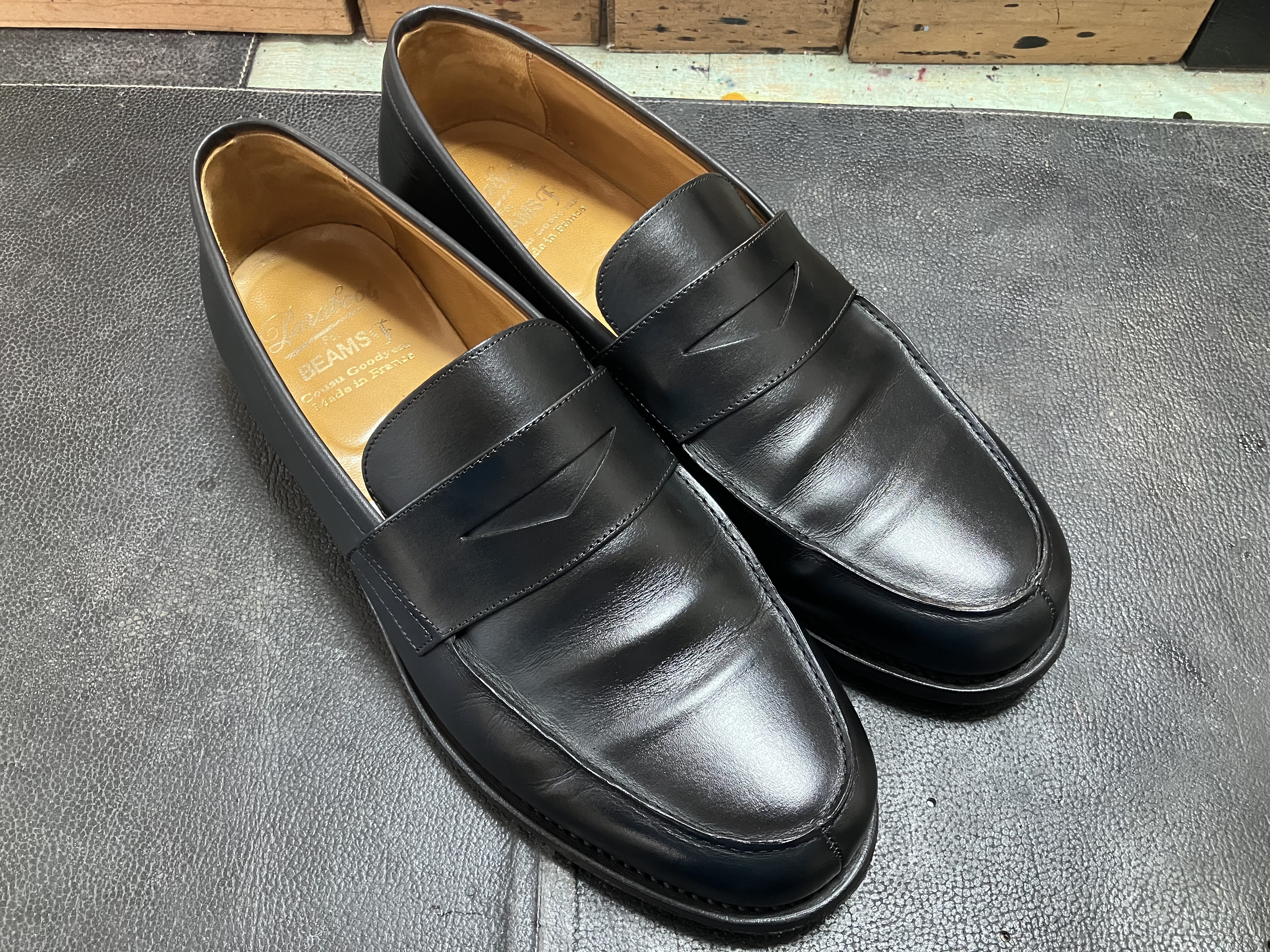 黒色に染め替えしたパラブーツ、アドニス