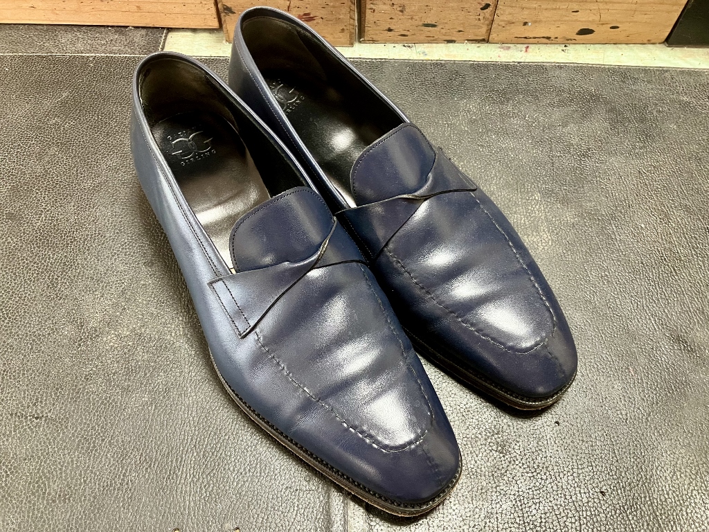 染め替えする前の革靴