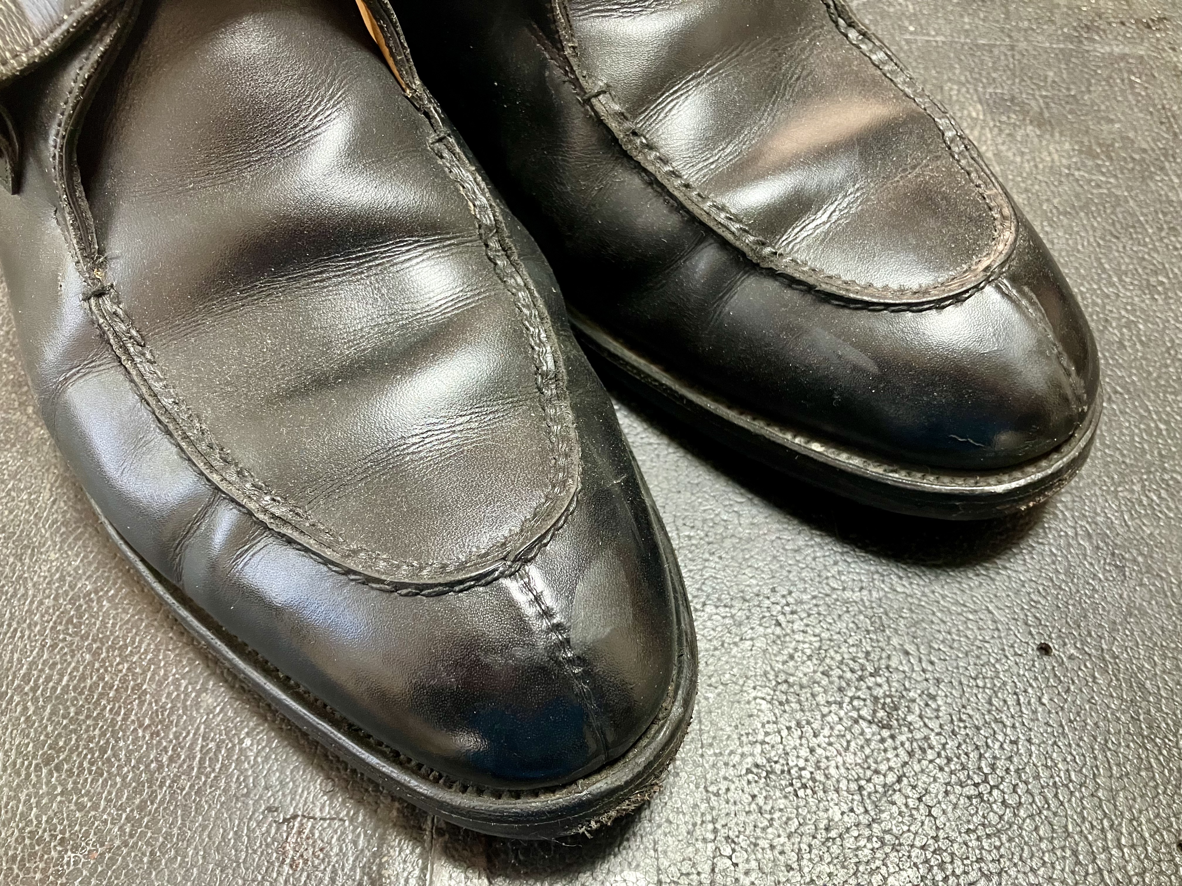 鏡面磨き、ハイシャインする前の革靴