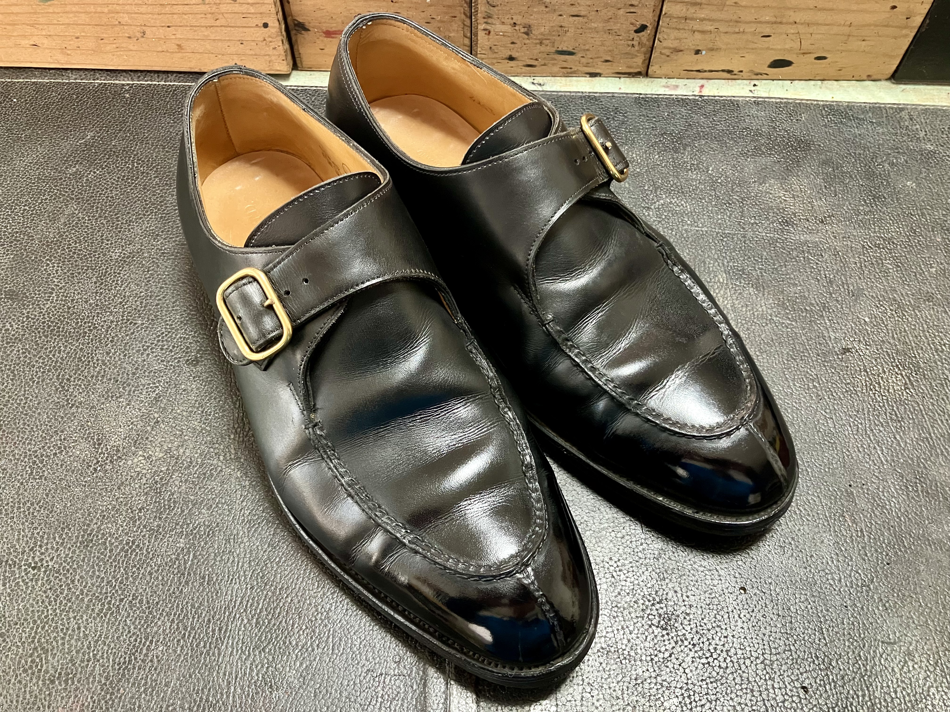 鏡面磨き、ハイシャインが完成した革靴