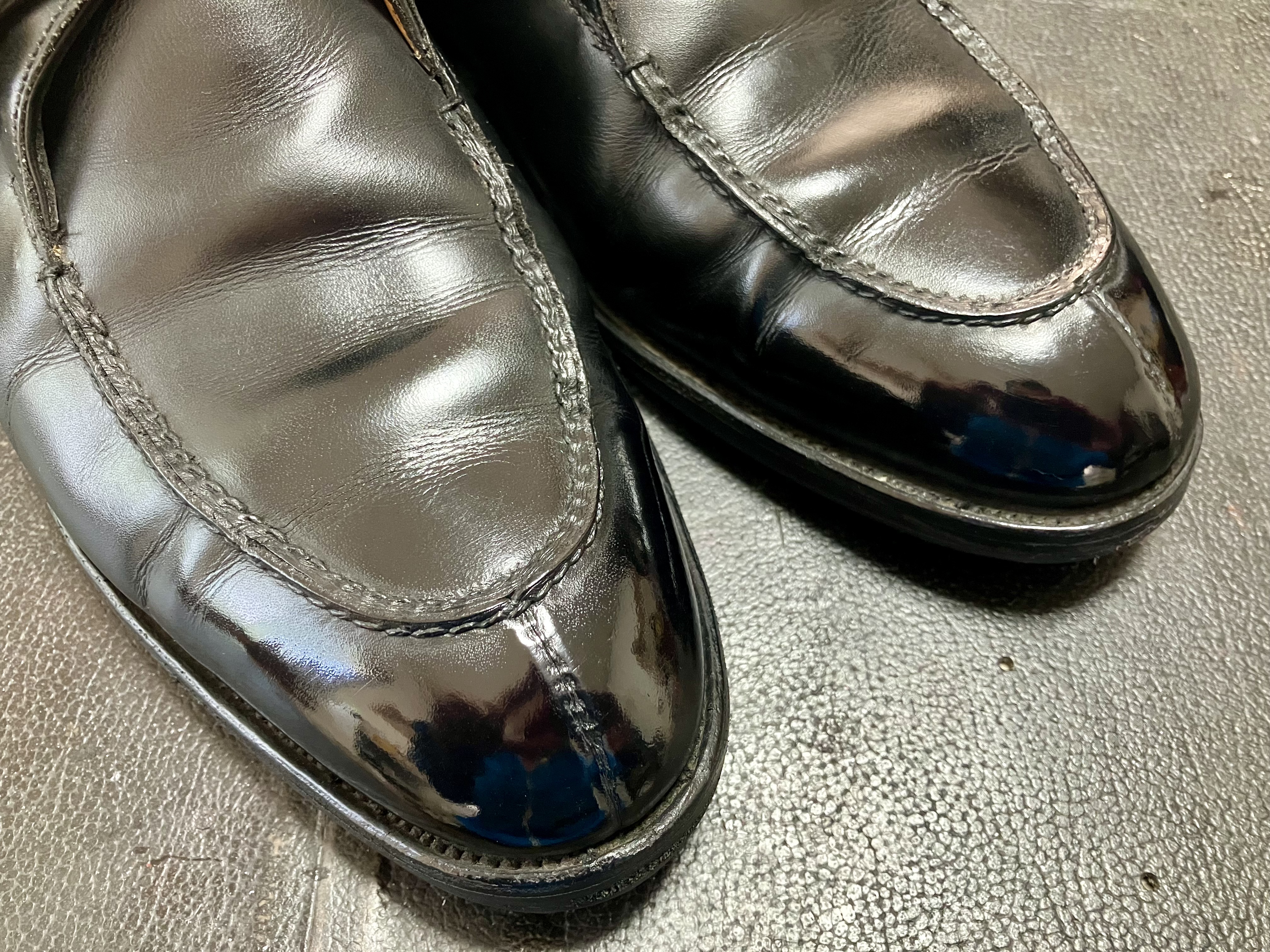 鏡面磨き、ハイシャインの透明感のあるツヤ