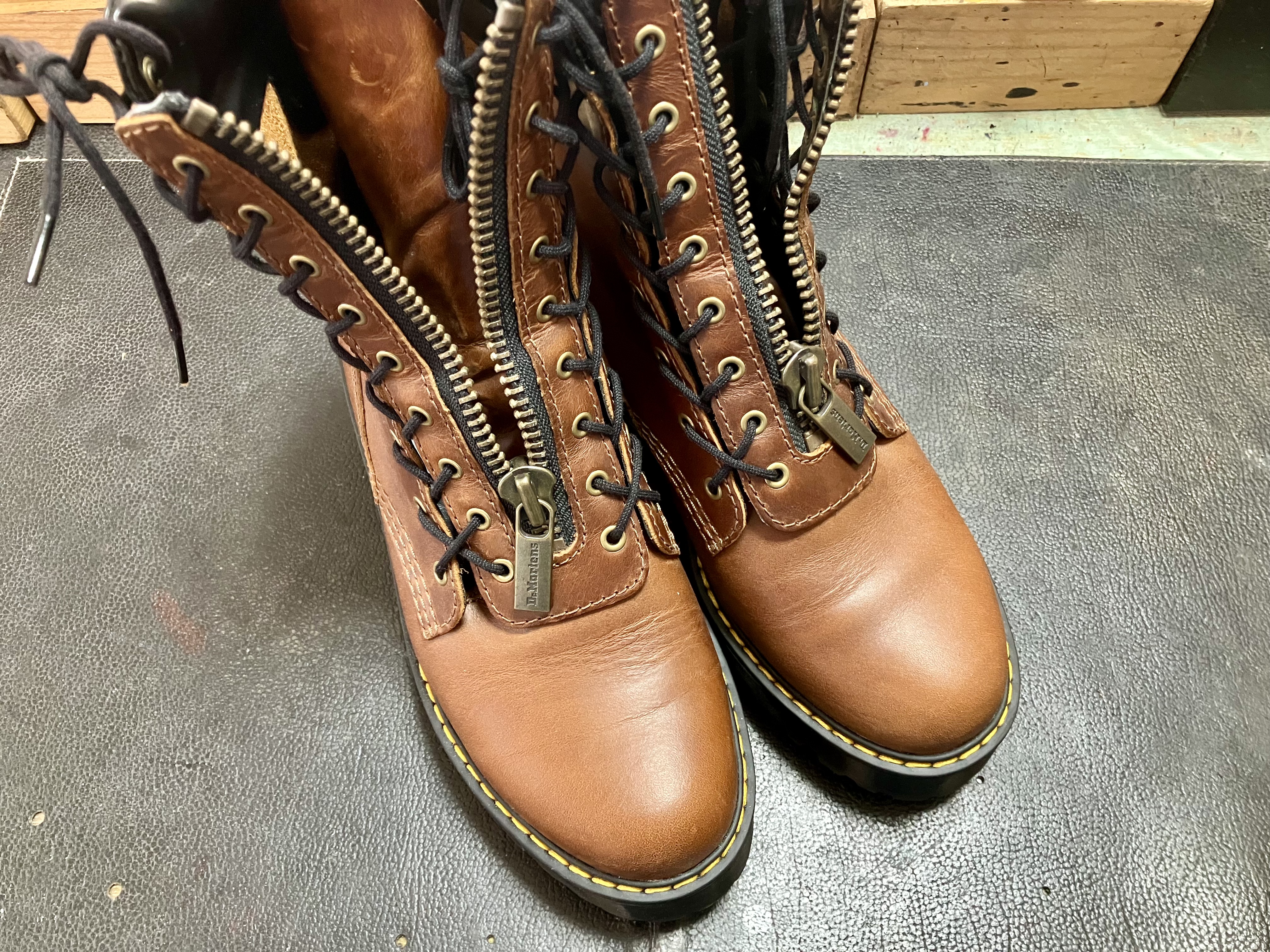 染め替え前のドクターマーチン