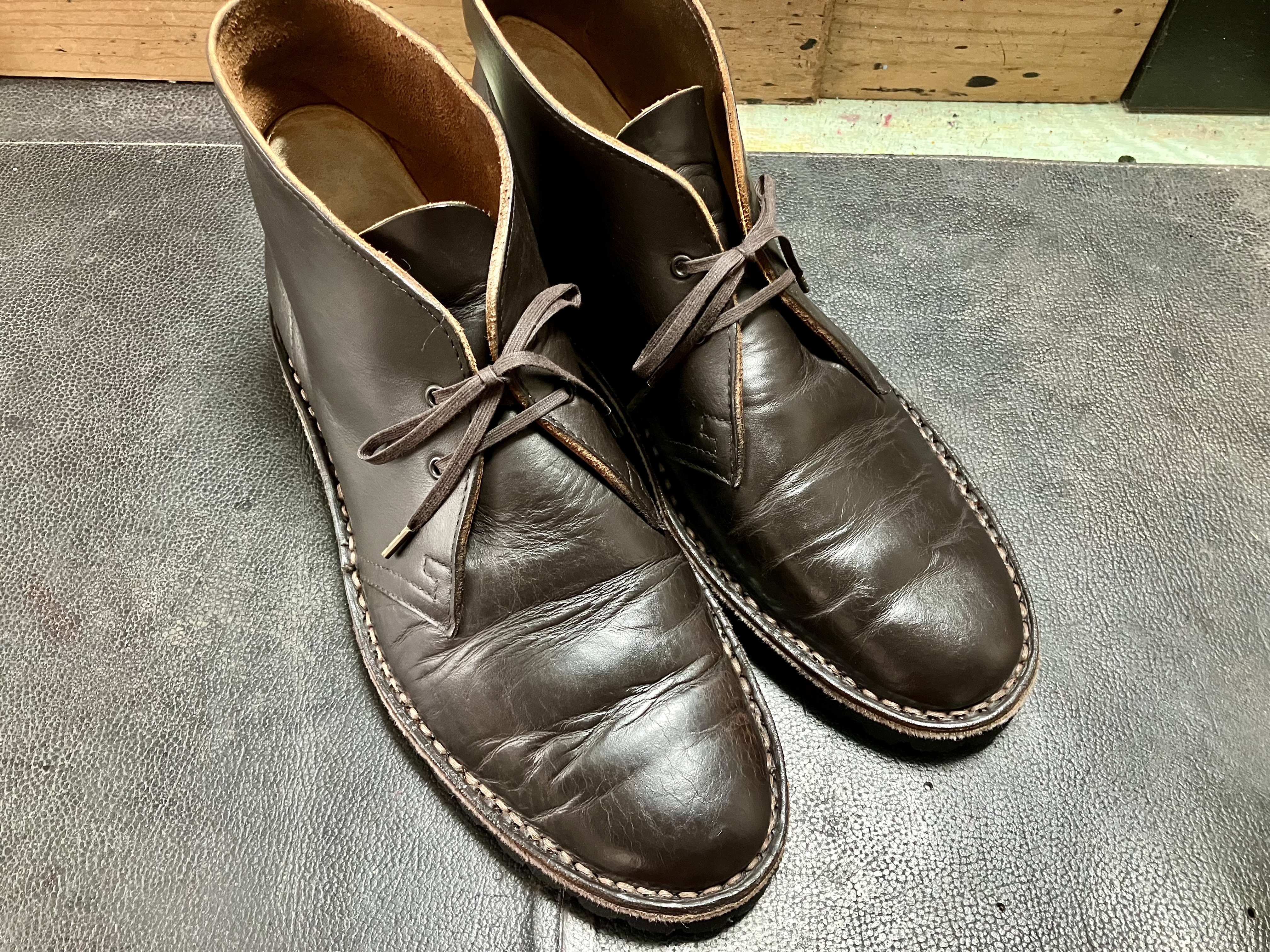 お手入れ、メンテナンス前のチャッカブーツ