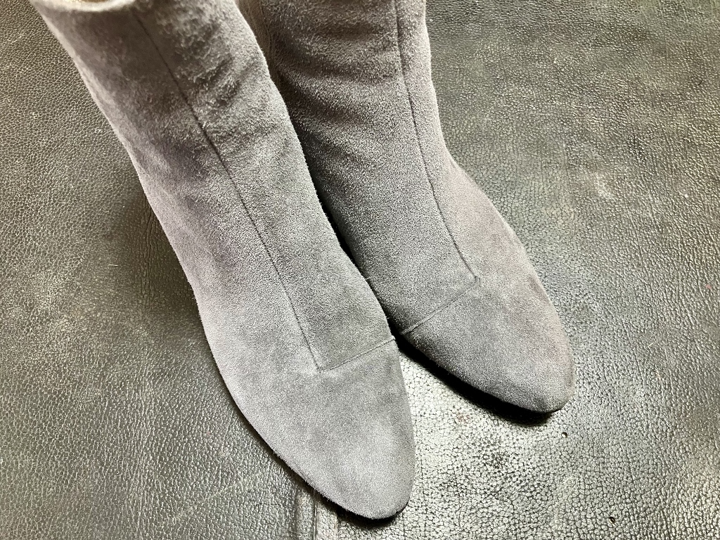 染め替えする前のスエードブーツ