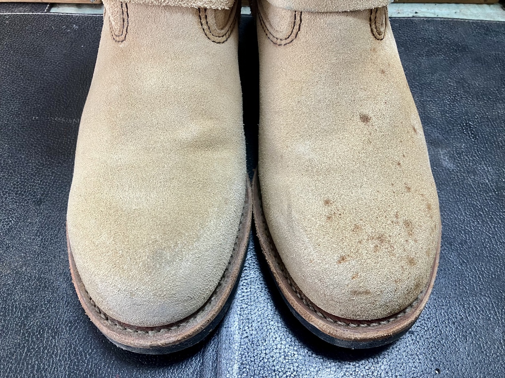 カビが目立つラフアウトのブーツ