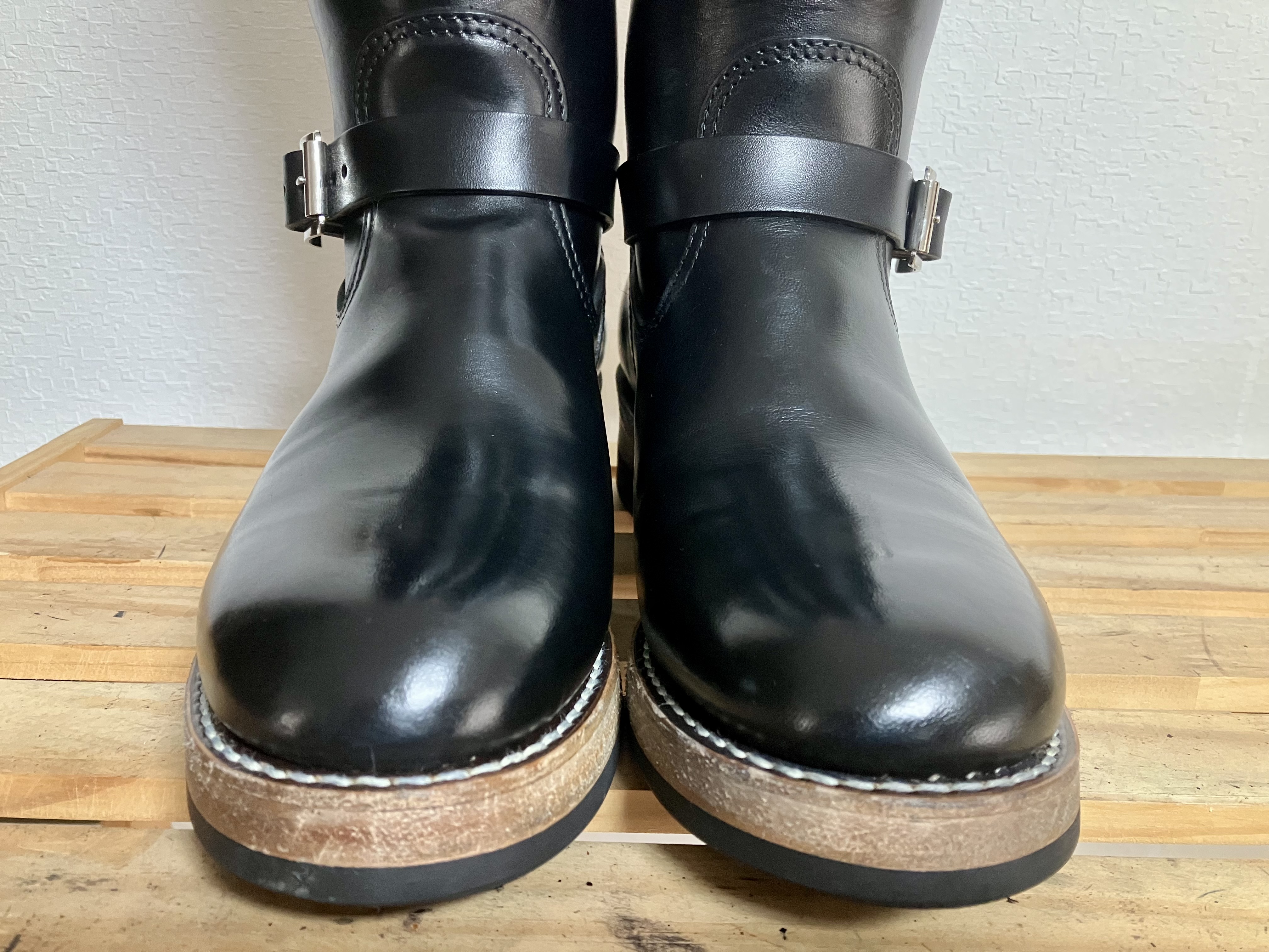 左右色違いを黒染めで解消したエンジニアブーツ