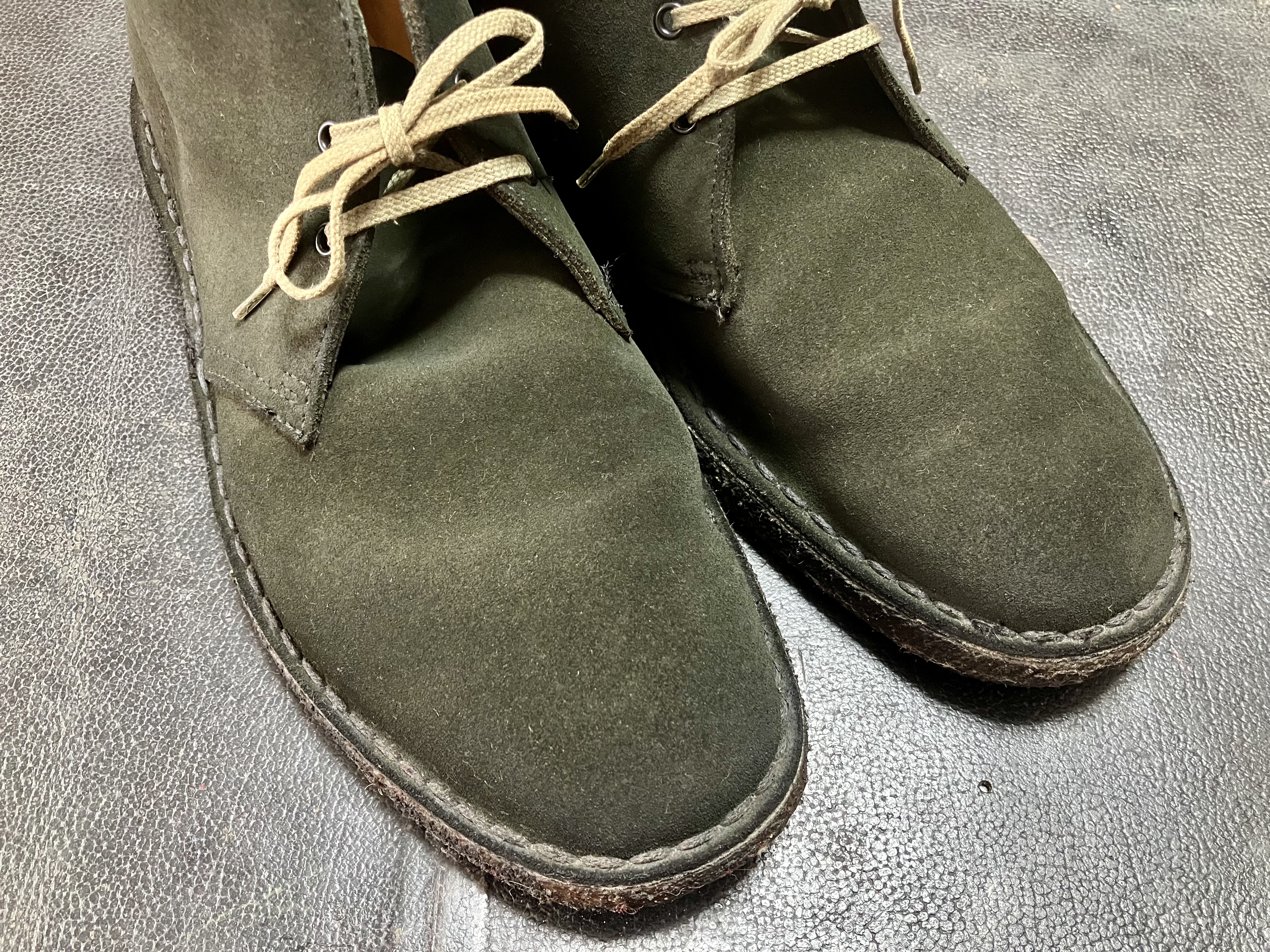 丸洗いクリーニングでカビを落としたスエードブーツ
