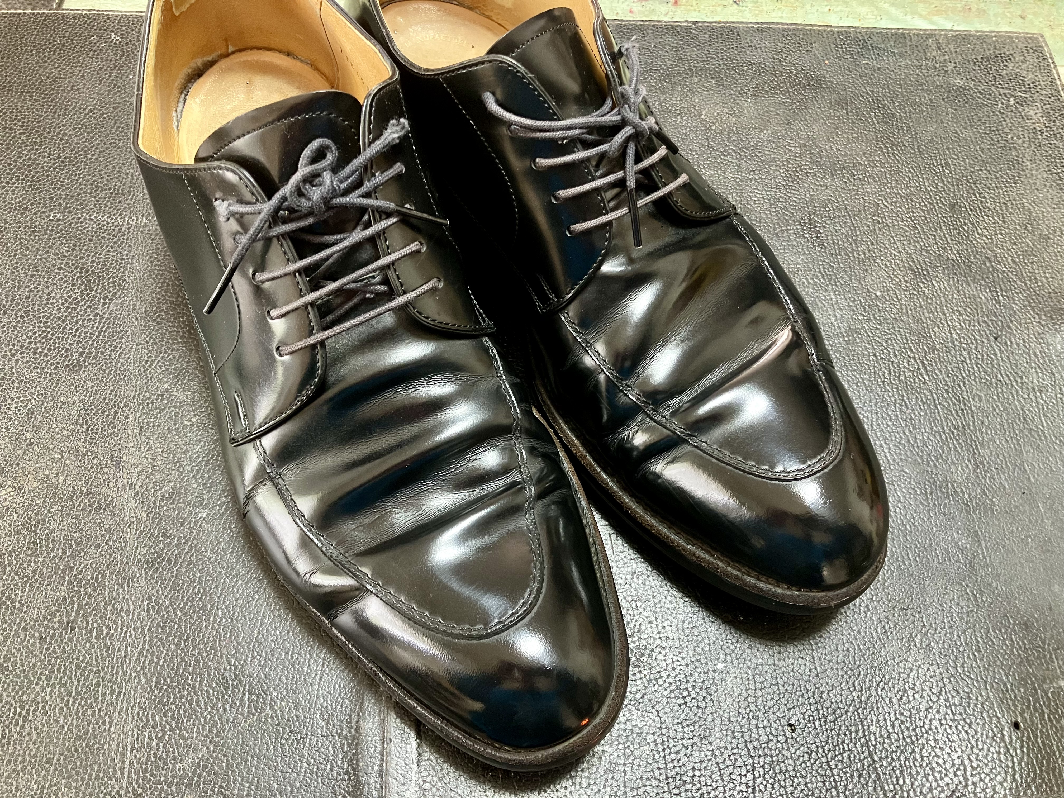 お手入れ、メンテナンスが完了した革靴