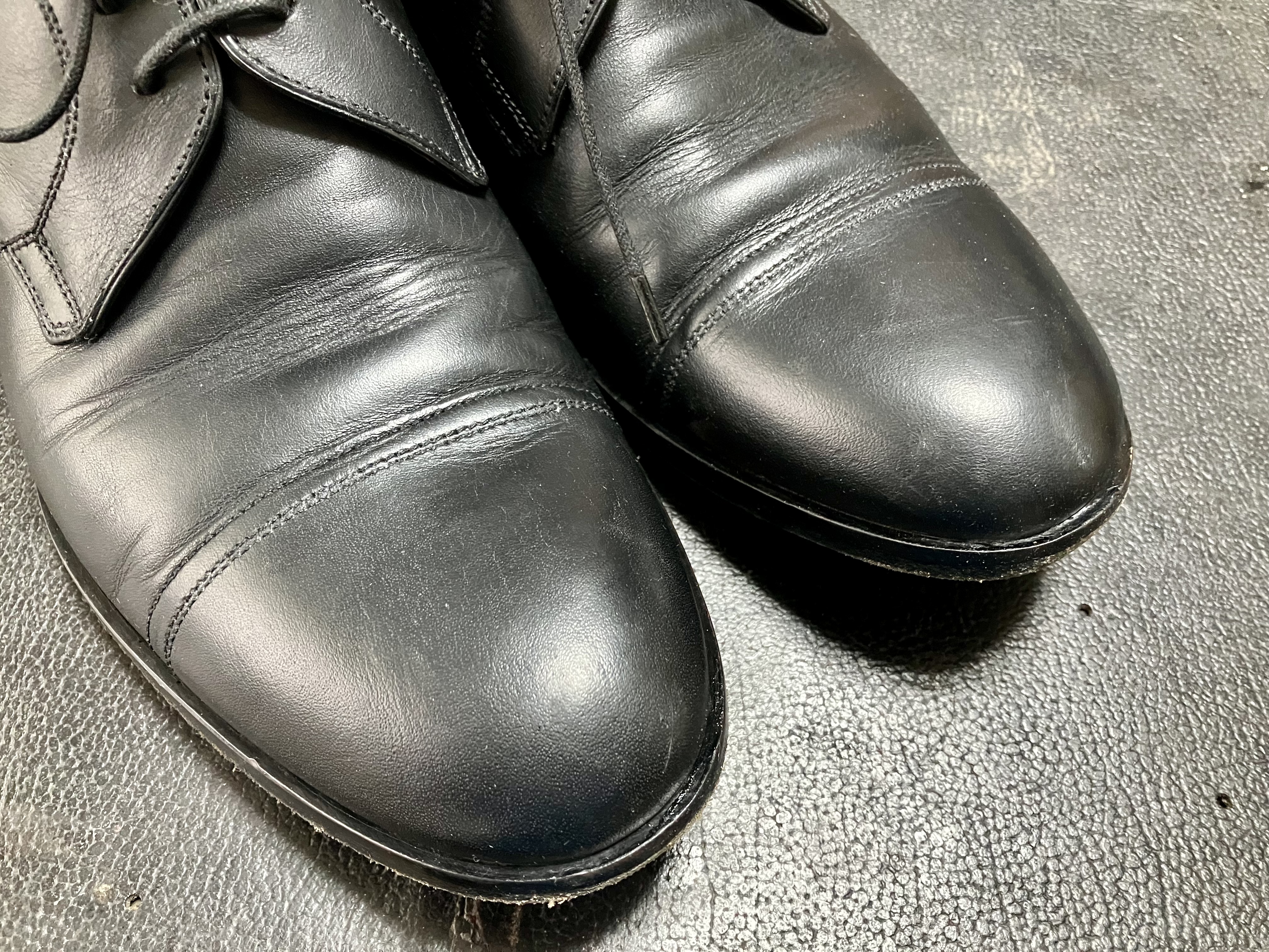 鏡面磨き、ハイシャインする前の革靴