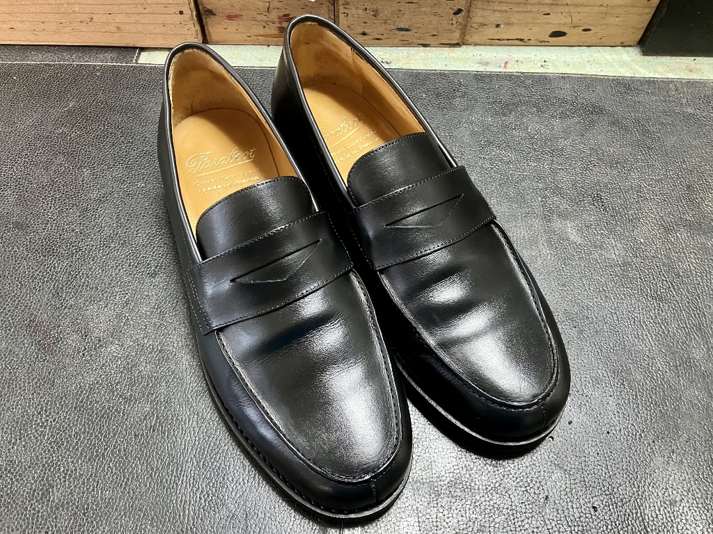 黒色に染め替えしたパラブーツのローファー