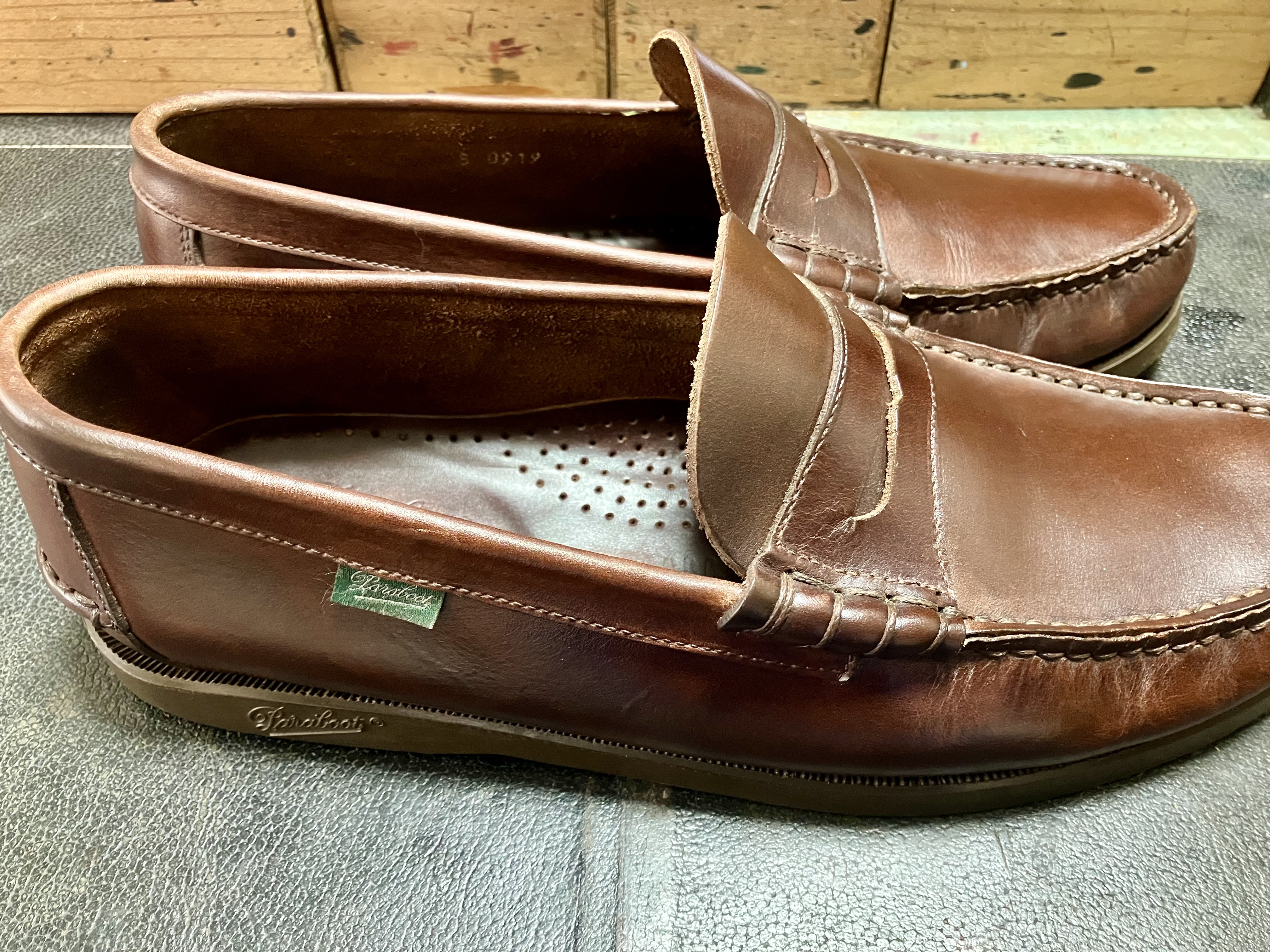 リスレザーの白い粉跡をオイルアップで解消