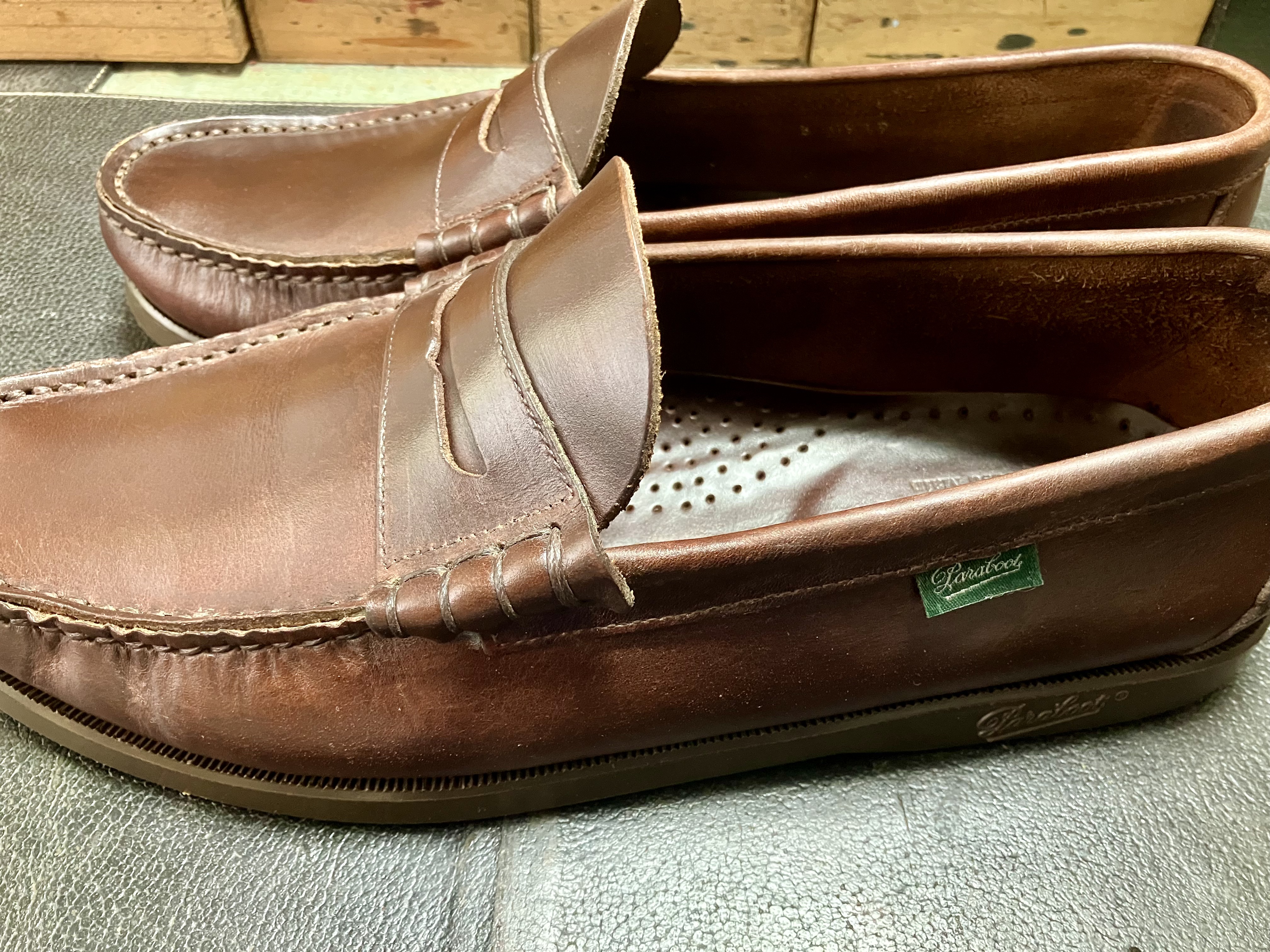 リスレザーの白い粉跡、ブルームをオイルアップで解消