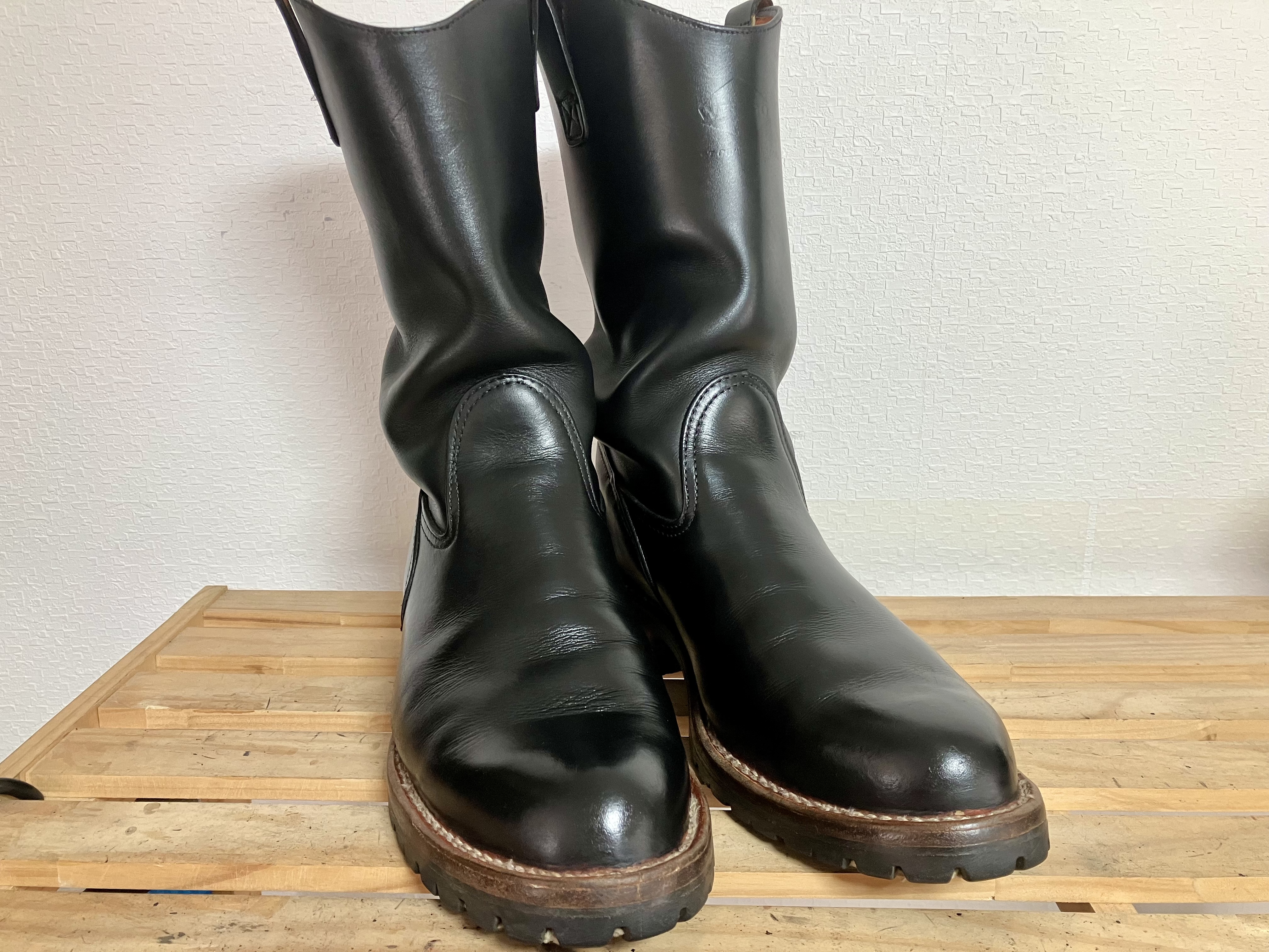 黒色に染め替えしたウエスコ、ペコスブーツ